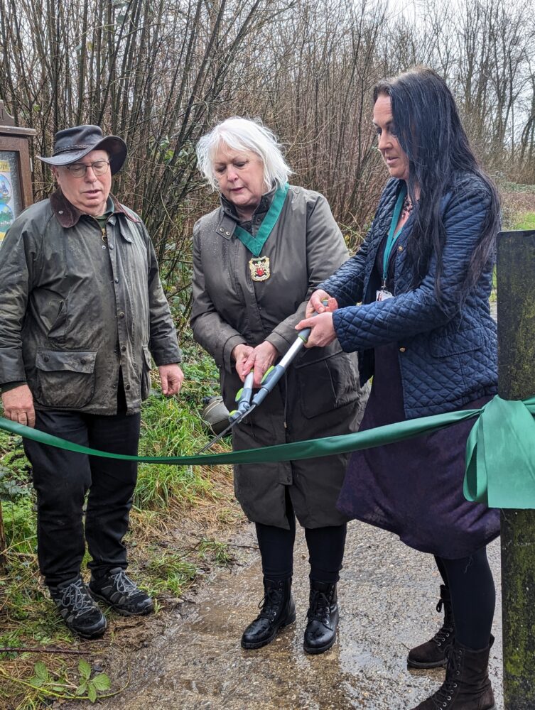 Cllr Jeremy Pursehouse with Sue Farr and Denise Turner-Stuart open the trackway